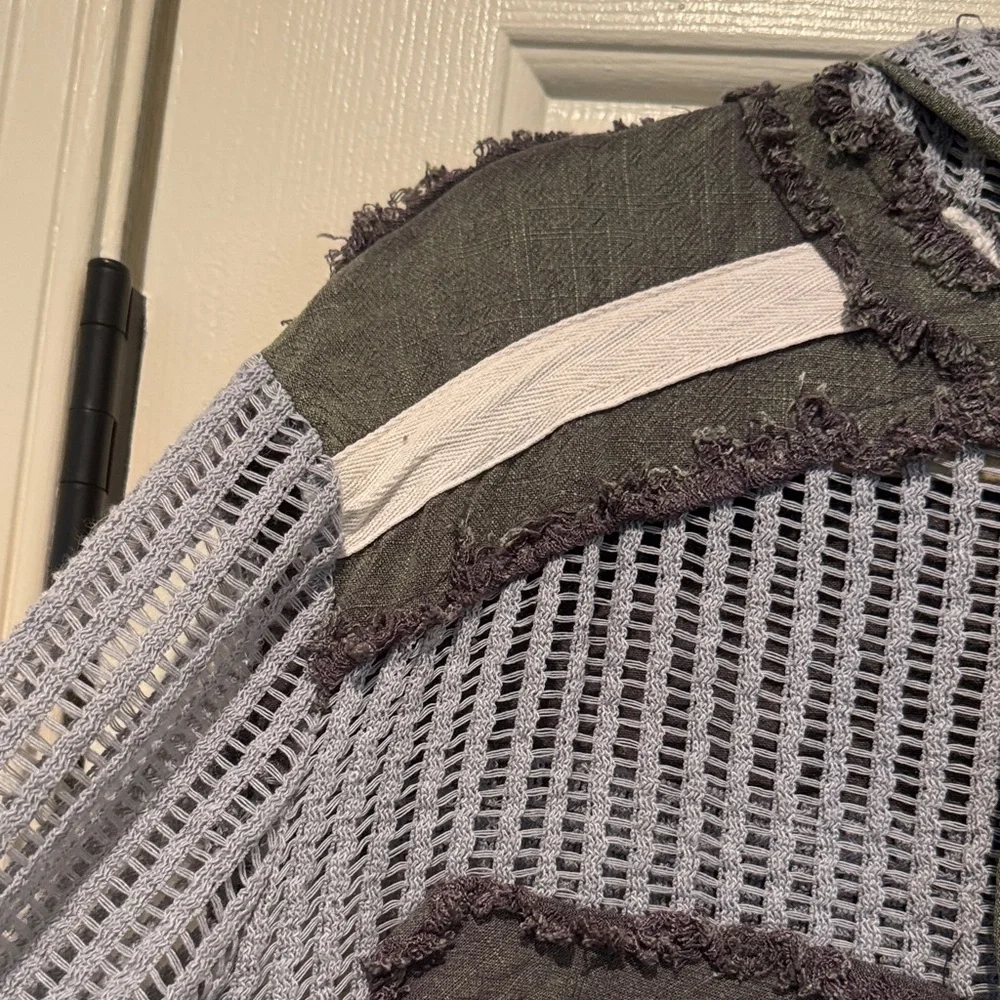 POL women’s Two-Tone crochet like Hooded Utility Jacket in Gray and Olive NWOT - Picture 10 of 16